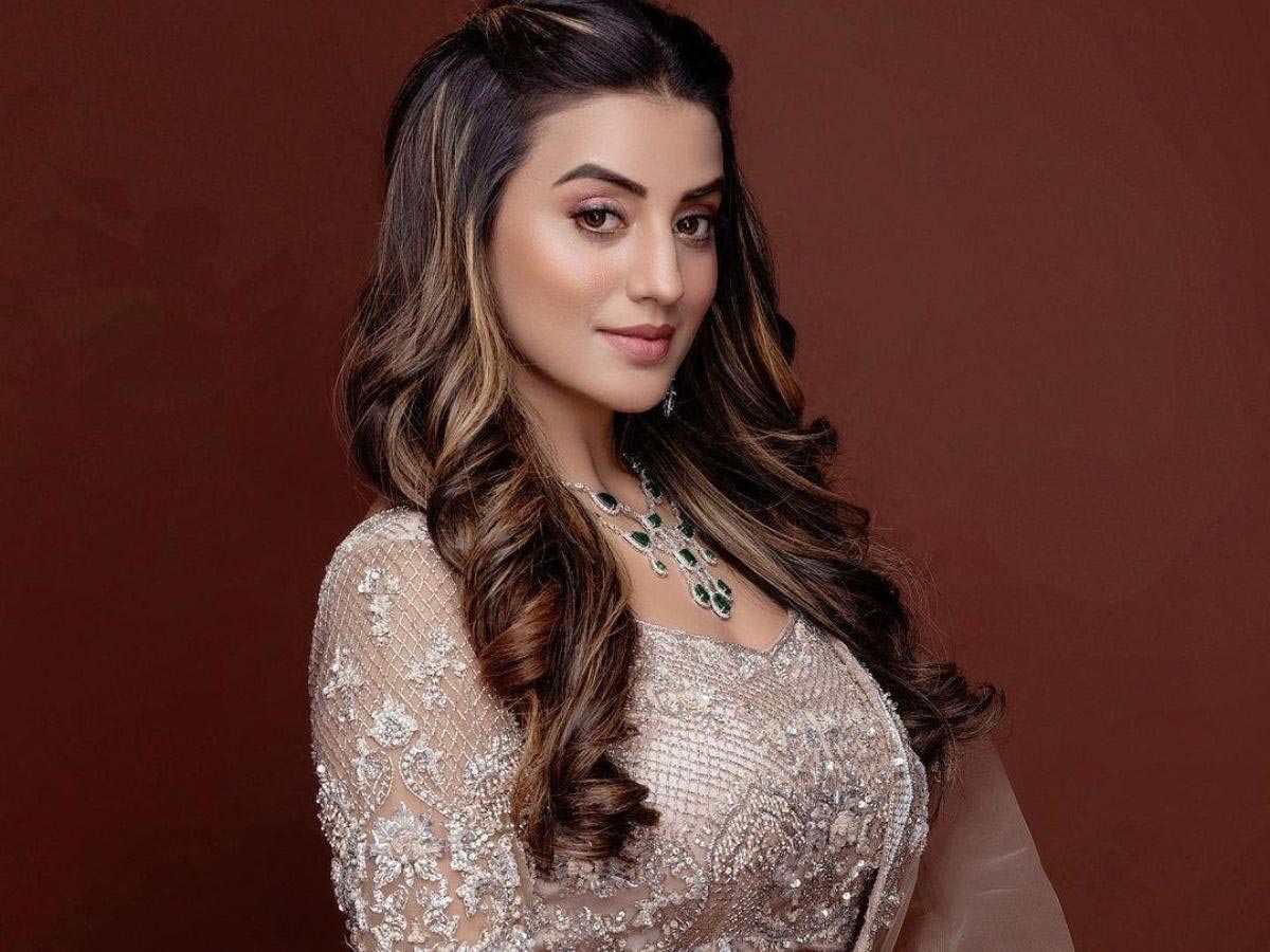 अक्षरा सिंह who is akshara singh