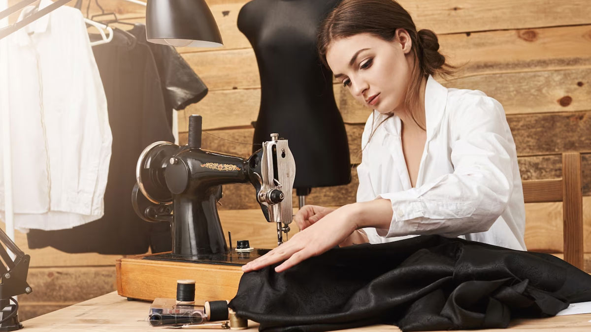 सिलाई करते वक्त इन बातों का रखें ध्यान, कपड़े नहीं होंगे खराब things