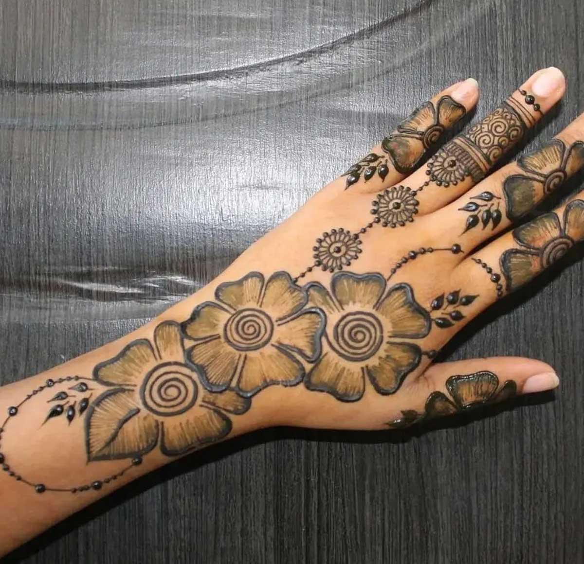 Flower mehndi desings ideas