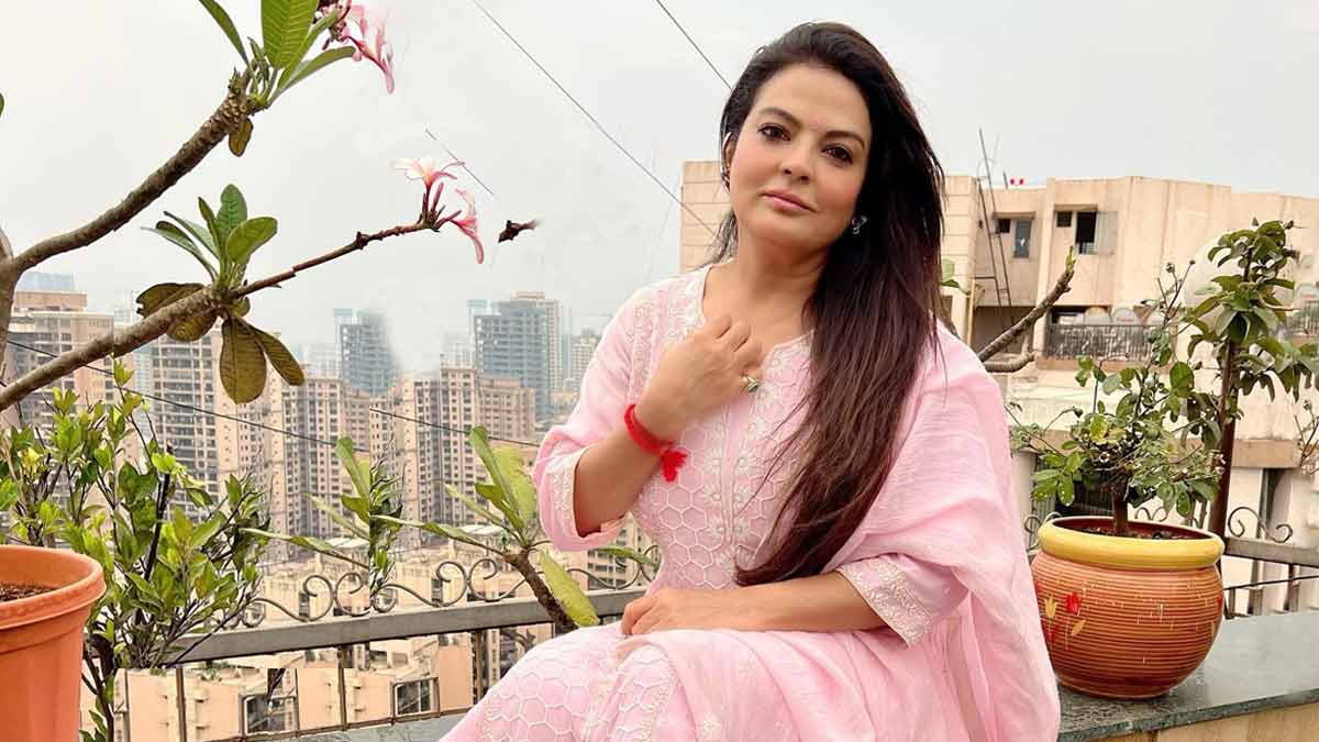 ग्लोइंग स्किन के लिए शीबा आकाशदीप के बताए गए तरीके से बनाएं बीटरूट फेस मास्क