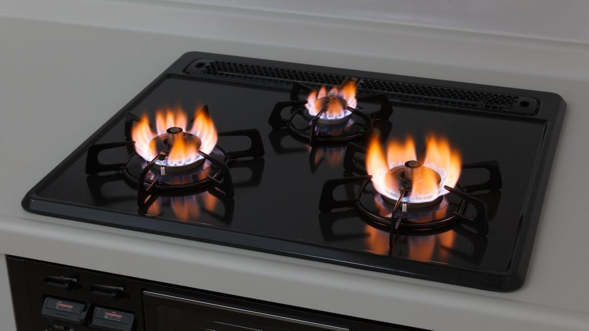 Amazon Deals ने तोड़े सारे रिकॉर्ड, 3 बर्नर Gas Stove पर मिल रहा है 71