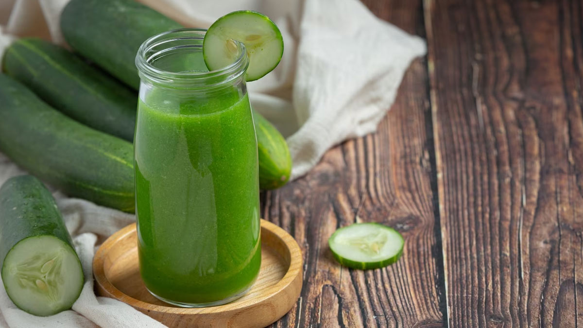 Cucumber Juice வெள்ளரிக்காய் ஜூஸ் குடிப்பது கண்களுக்கு நல்லது ஏன்