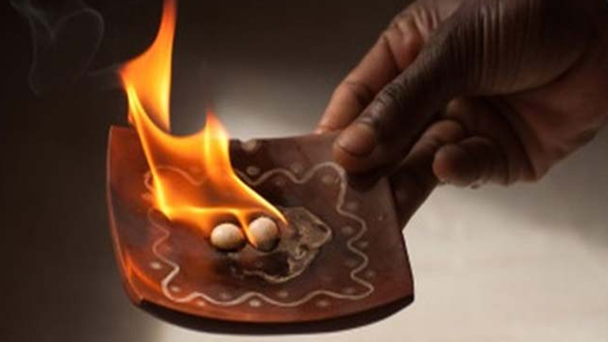 burning camphor significance