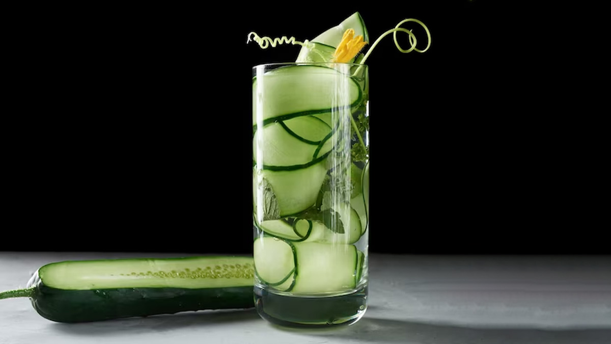 Cucumber Juice வெள்ளரிக்காய் ஜூஸ் குடிப்பது கண்களுக்கு நல்லது ஏன்