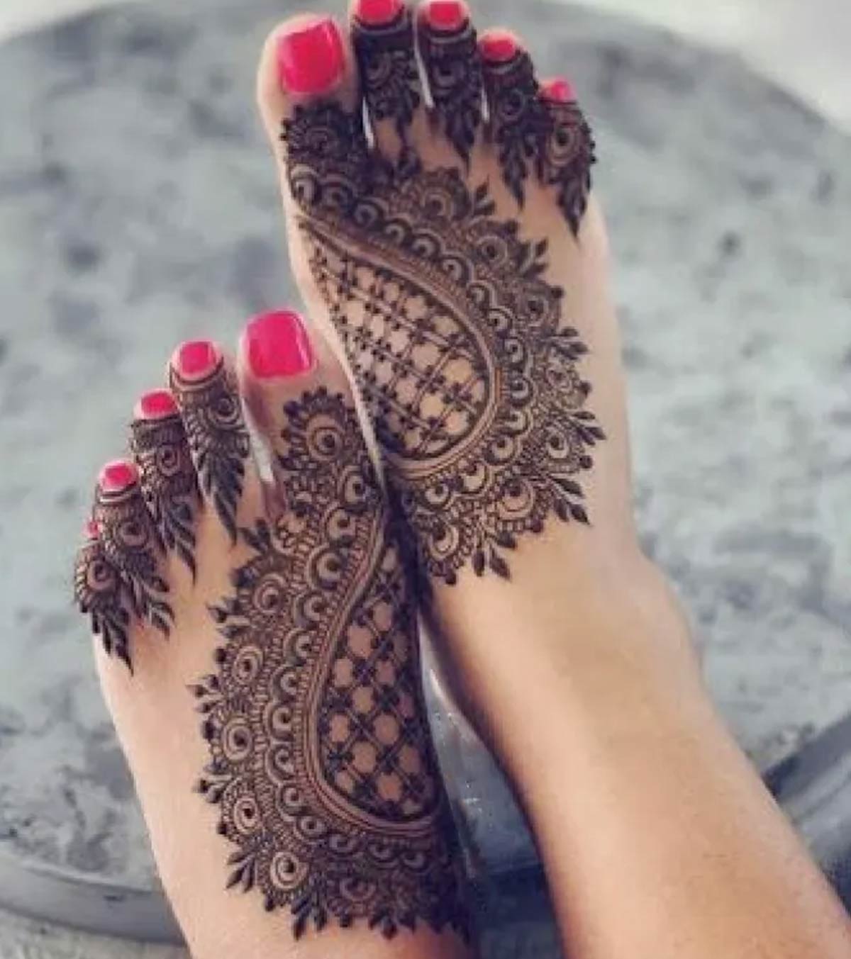 cut out mehndi