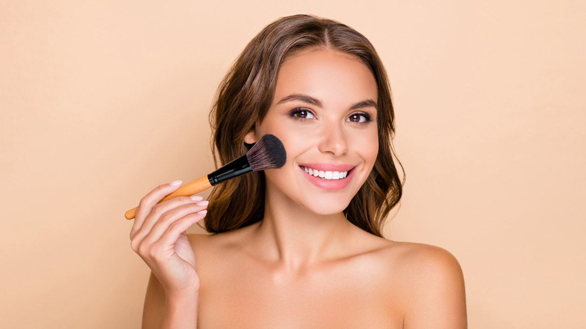 चेहरे को शार्प लुक देने के लिए इन आसान टिप्स की मदद से करें कंटूरिंग