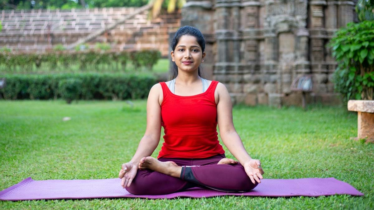 Easy Yoga Poses for Beginners To Build Flexibility in Hindi | easy yoga  poses for beginners to build flexibility | HerZindagi