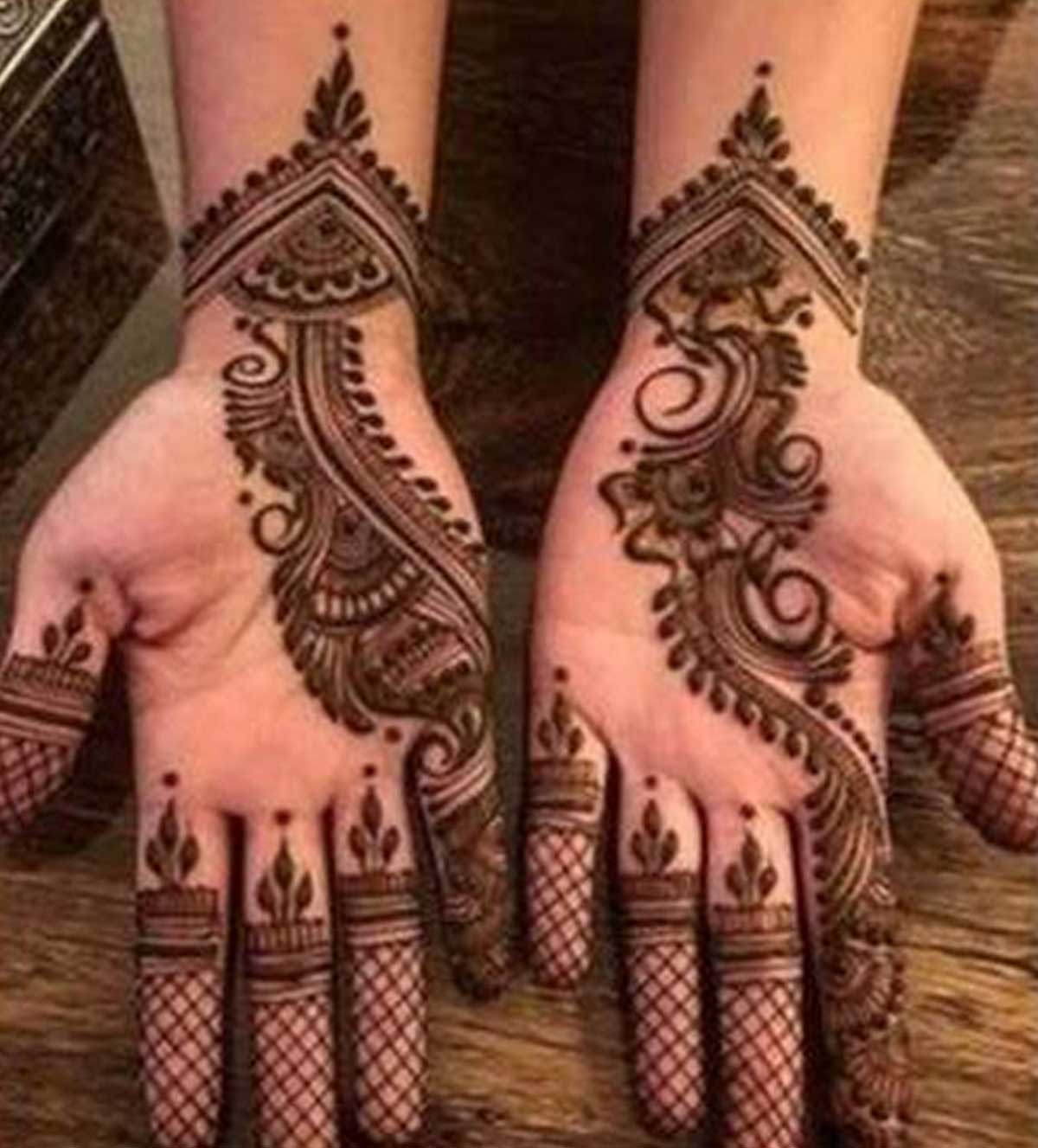 jalidaar mehndi design
