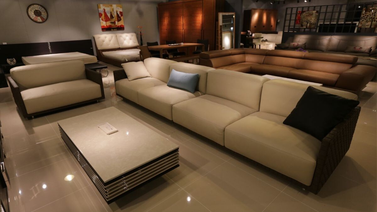 Amazon Sale 2023: घर को है सजाना, तो 55% के ऑफ पर इन Leather Sofa Set को ही लाना