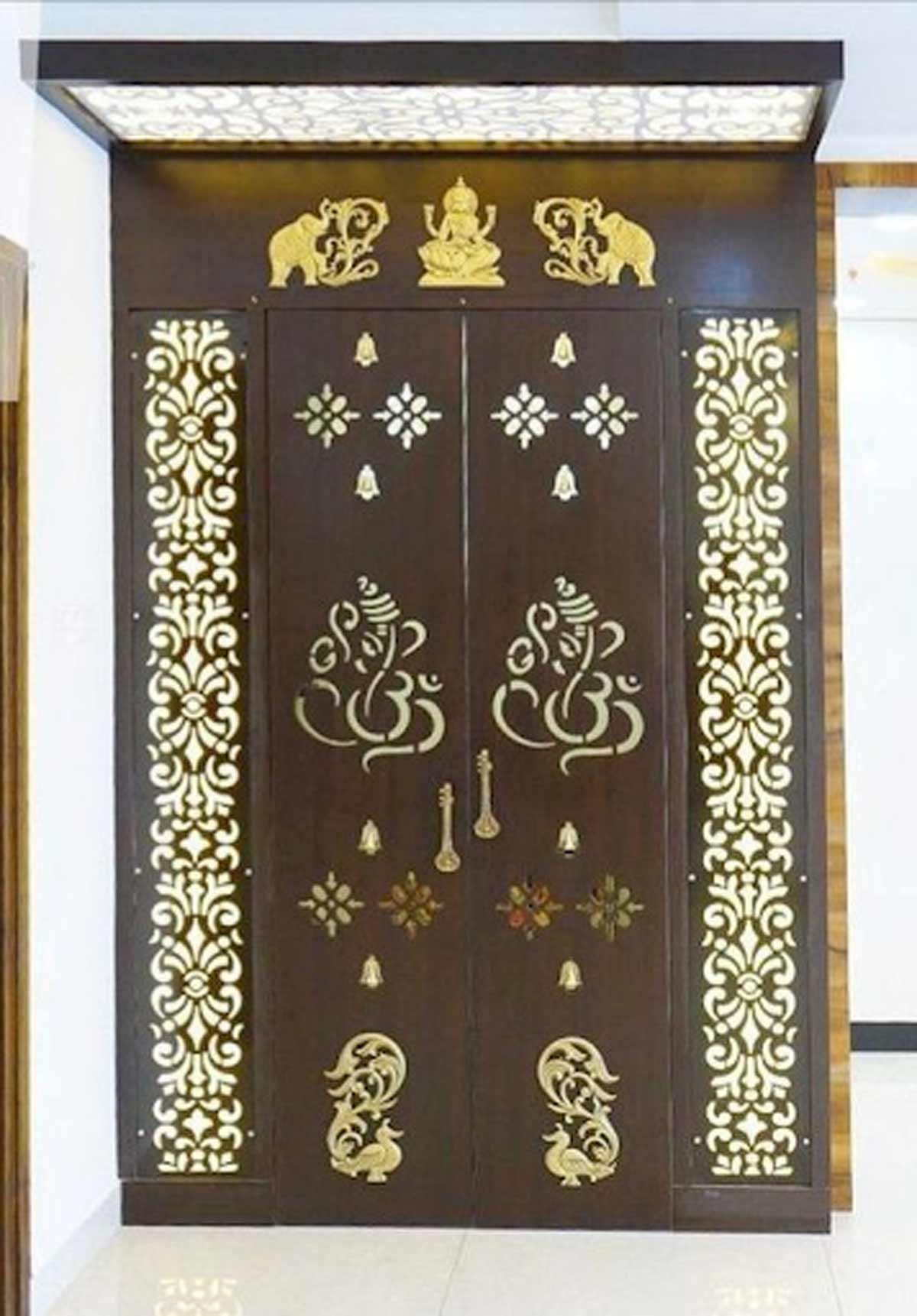 lord ganesh sign on main door vastu tip