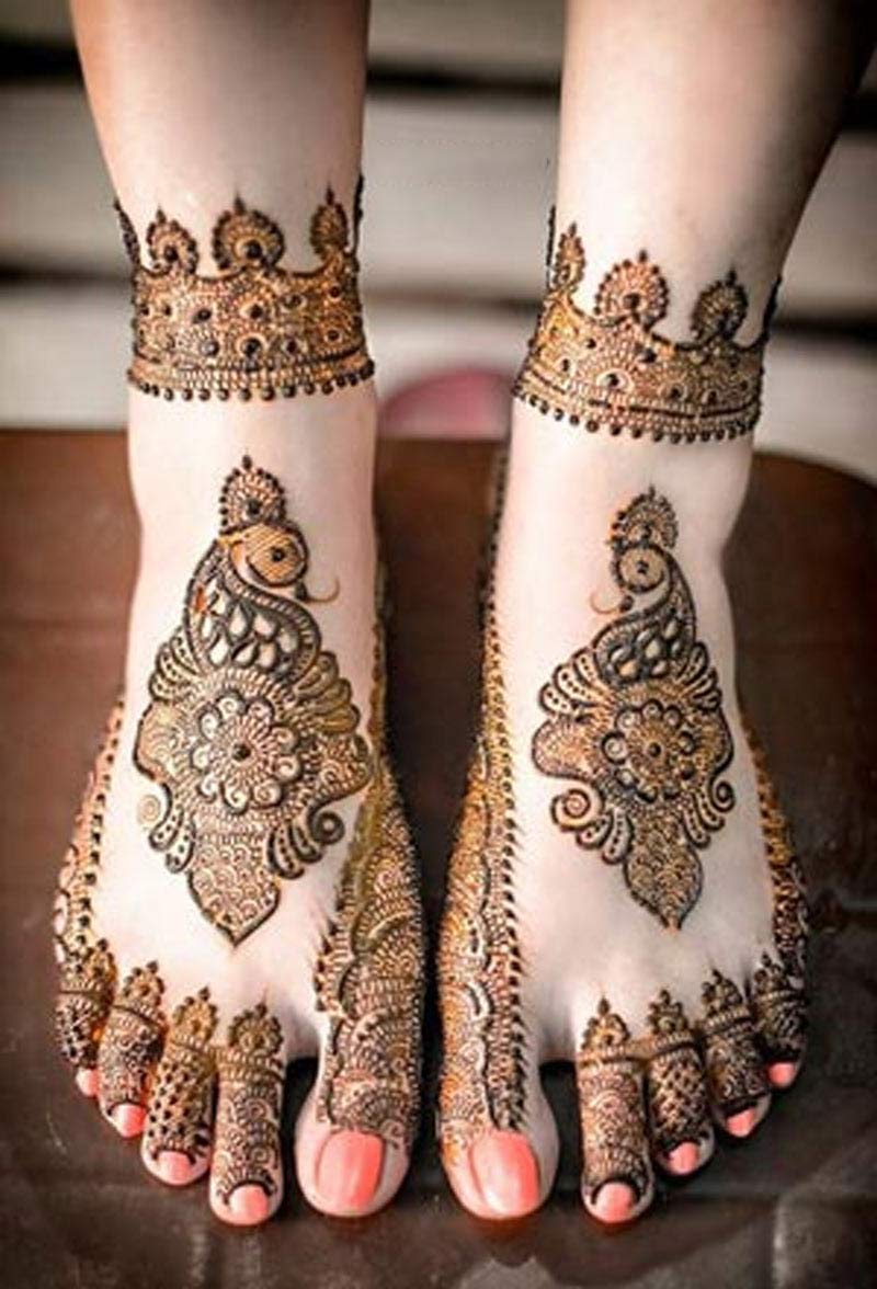 mehndi design  for long feet