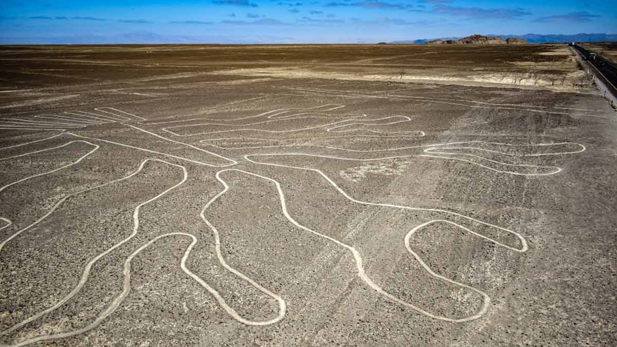 पेरू में स्थित करीब 2000 साल पुरानी Nazca Lines का क्या है रहस्य?