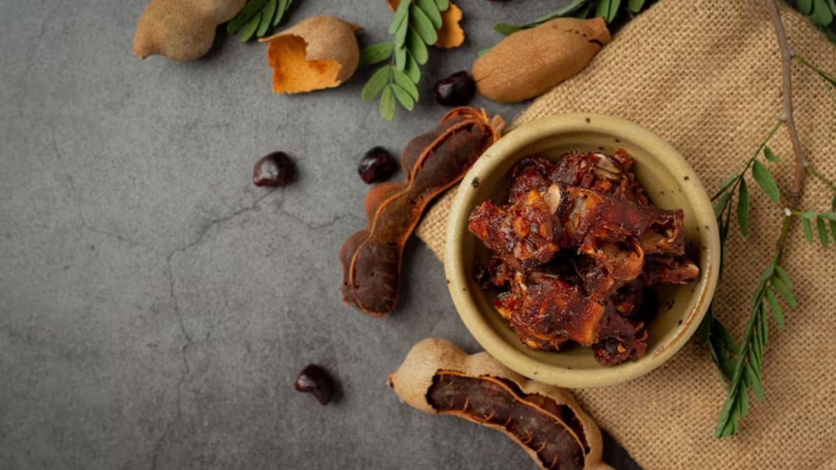 tamarind to clean copper bottles