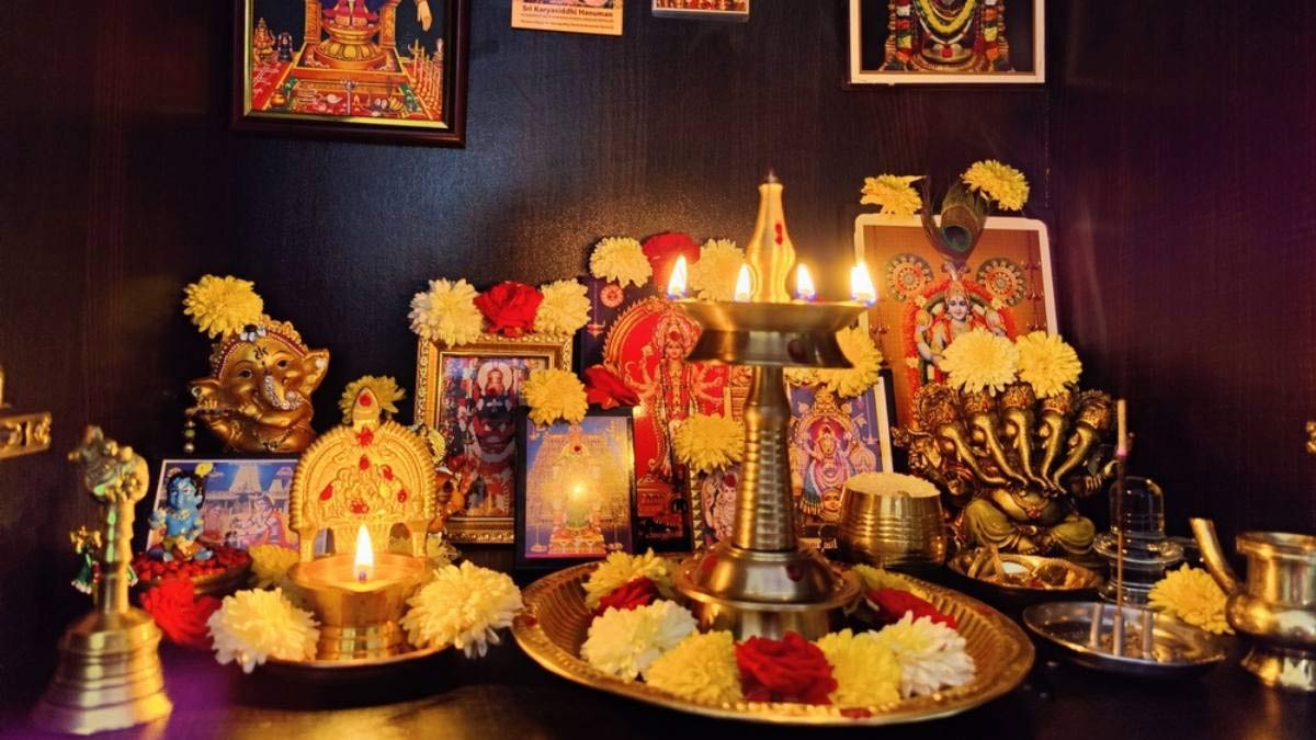 which things to keep in mind while cleaning god idols