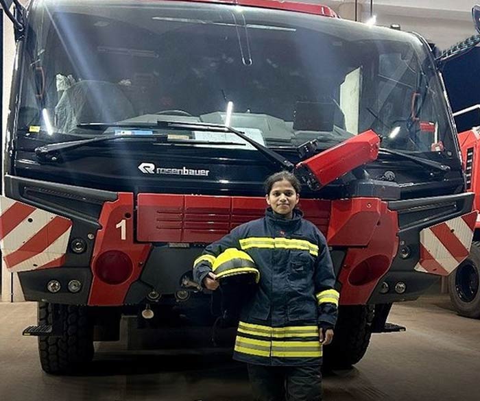 Disha Naik From Goa Becomes India's First Female Airport Firefighter ...