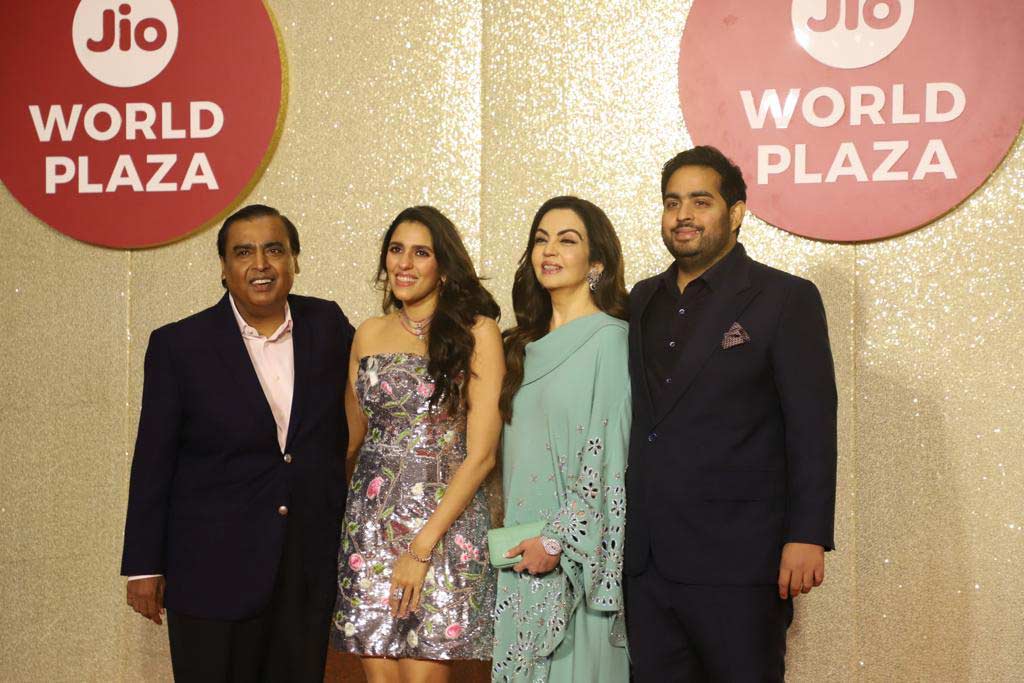 RIL's Reliance Retail opens India's largest luxury mall Jio World Plaza;  Mukesh Ambani, Nita Ambani and Isha Ambani host opening event with Deepika  Padukone, Ranveer Singh, Alia Bhatt in attendance
