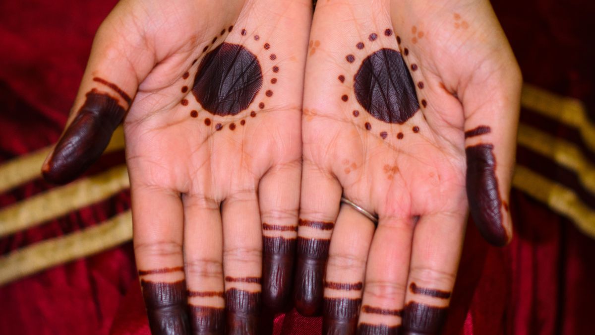 Mehndi – instead of a thousand tattoos. | OUTLOOK