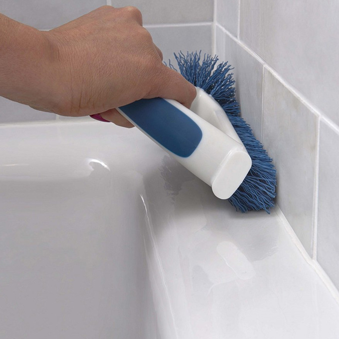 Easy Bathroom Cleaning Tip