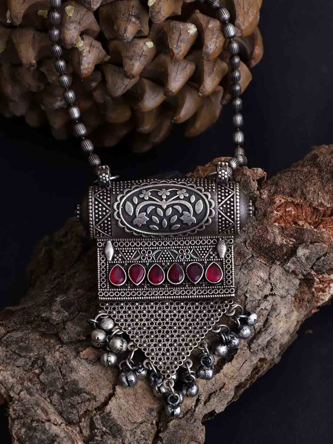 Long chain necklace set