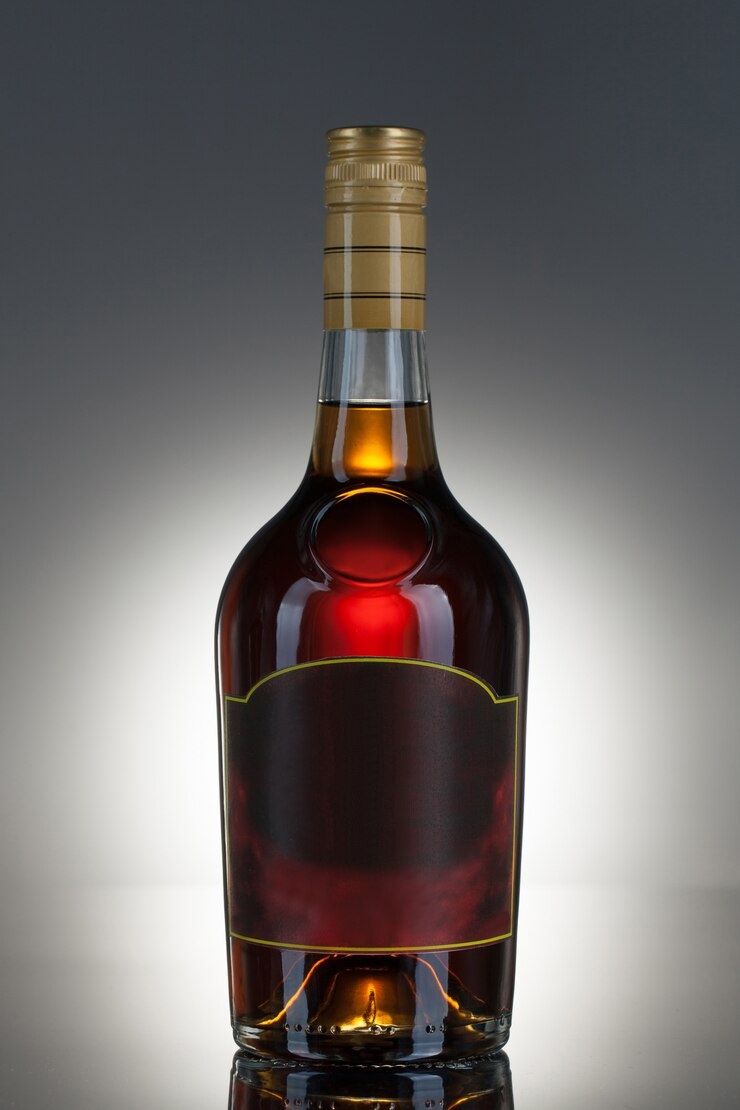 वाइन कांच की बोतल में ही क्यों आती है? why is alcohol sold in glass