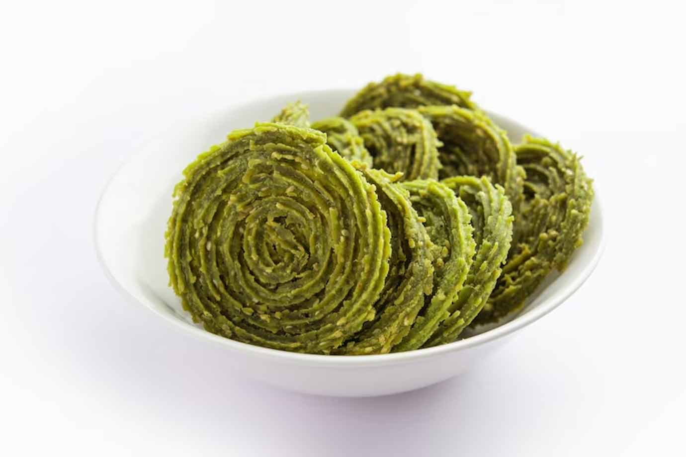 What is green chakli made of