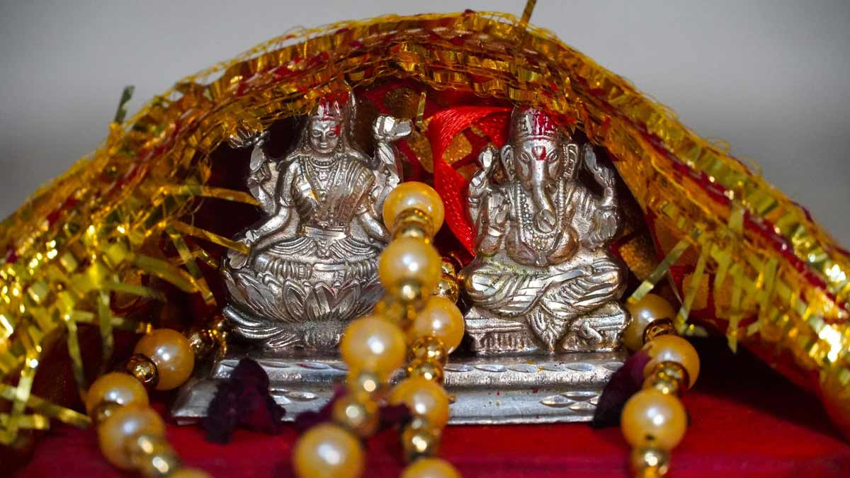 What should I do with Laxmi Ganesh idols after Diwali pooja