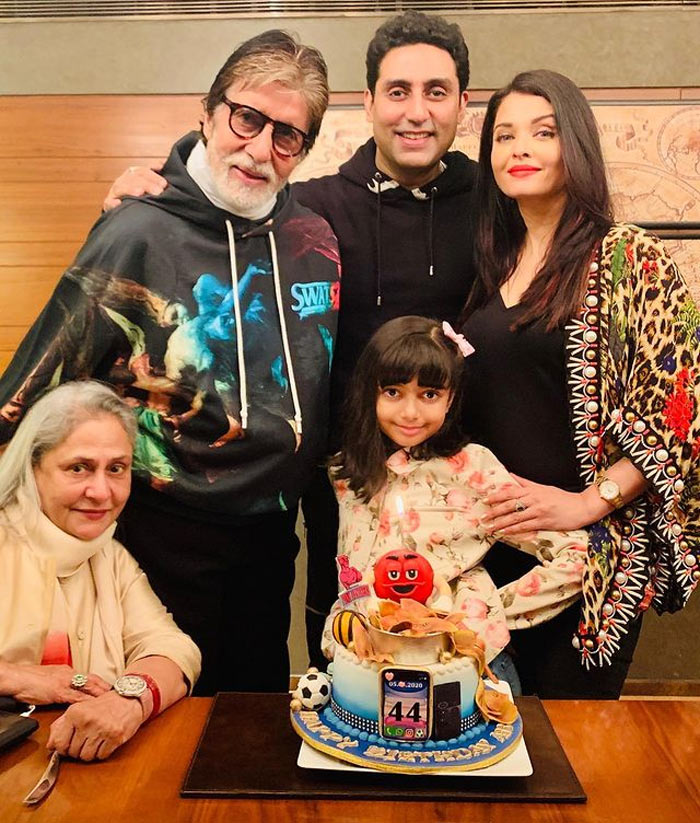 aaradhya with bachchan family