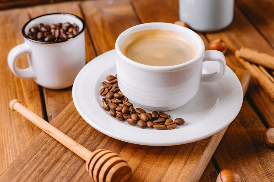 add elaichi in coffee