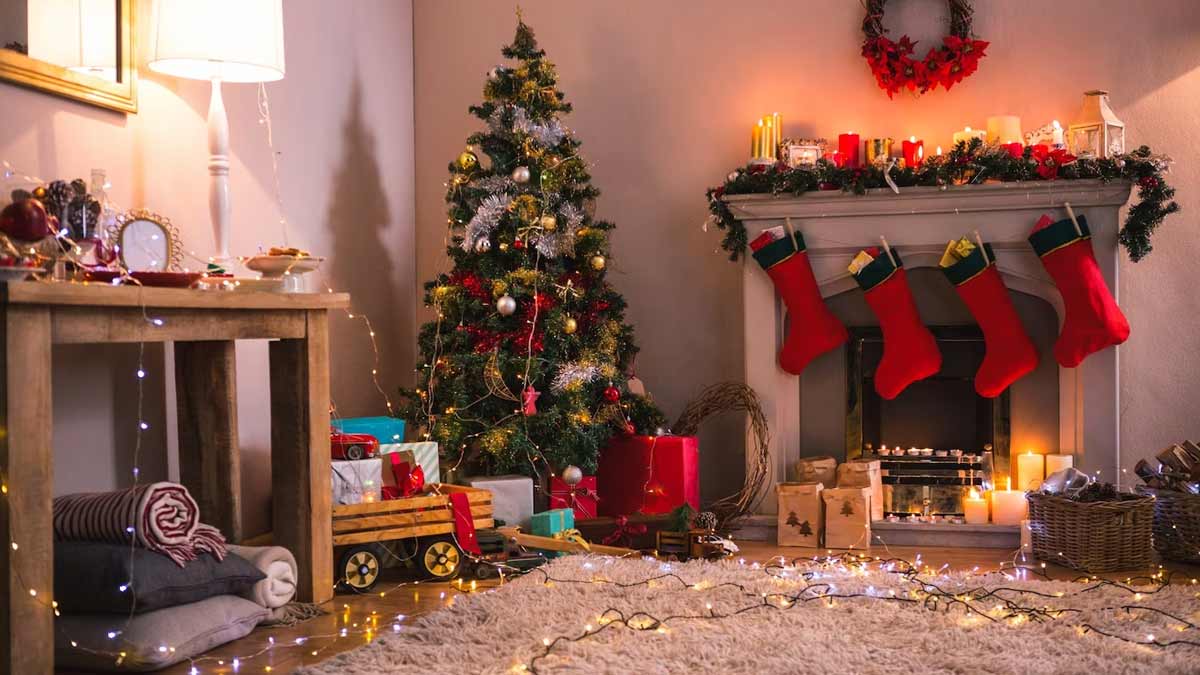 Christmas Decorations: 6 Decor Items That You Must Buy Under ₹1000