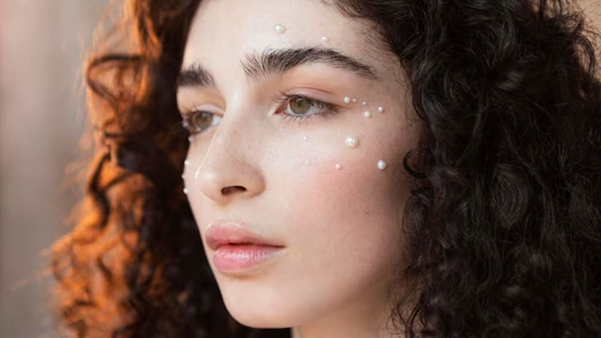 How To Achieve The Coveted Dewy Makeup Look Like A Pro