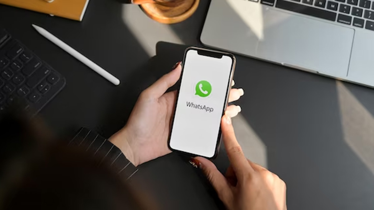 how can i book pay lpg cylinder through whatsapp