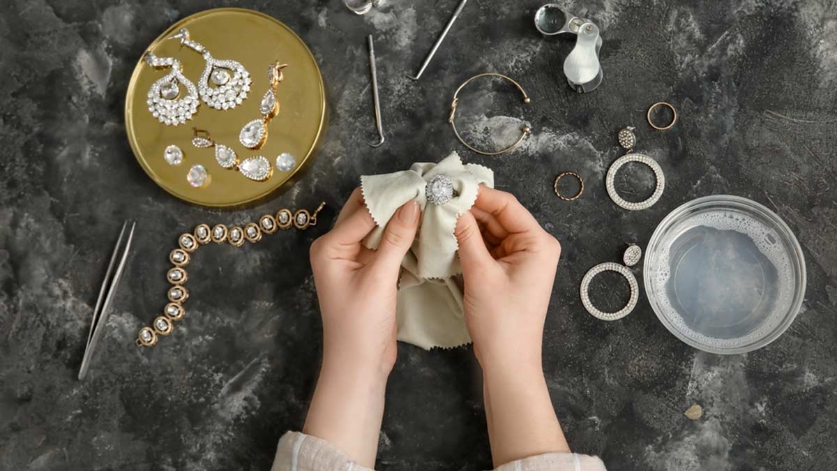How to Clean Your Jewelry  Show some love to the pieces that need it the  most with our cleaning kit guide. Warning: End result may cause a series of  Oohs and