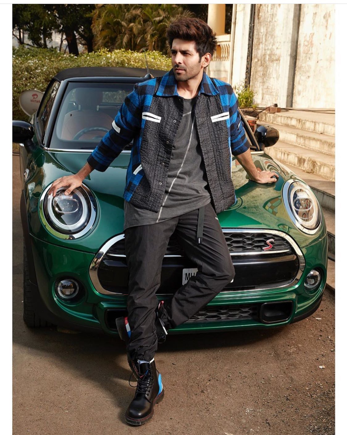 kartik aaryan car collection