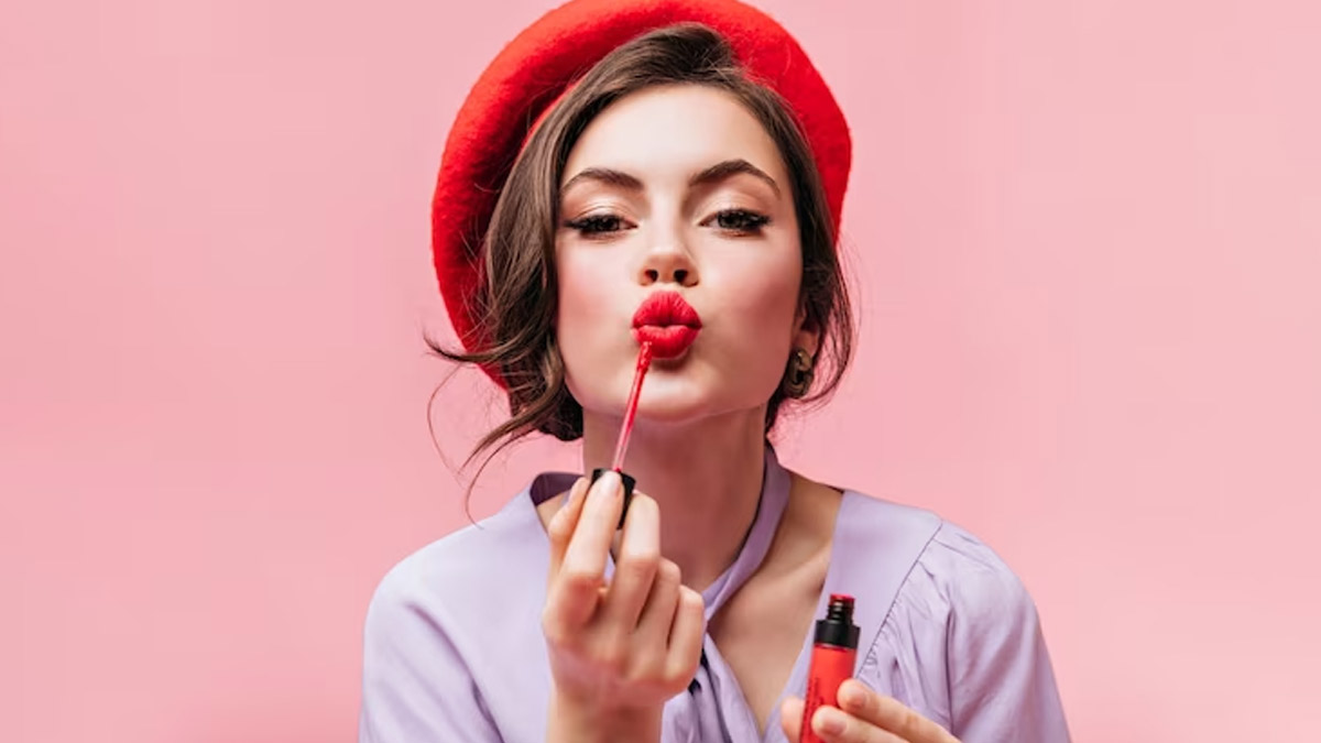 5 Hacks To Ensure Your Lipstick Lasts From AM To PM