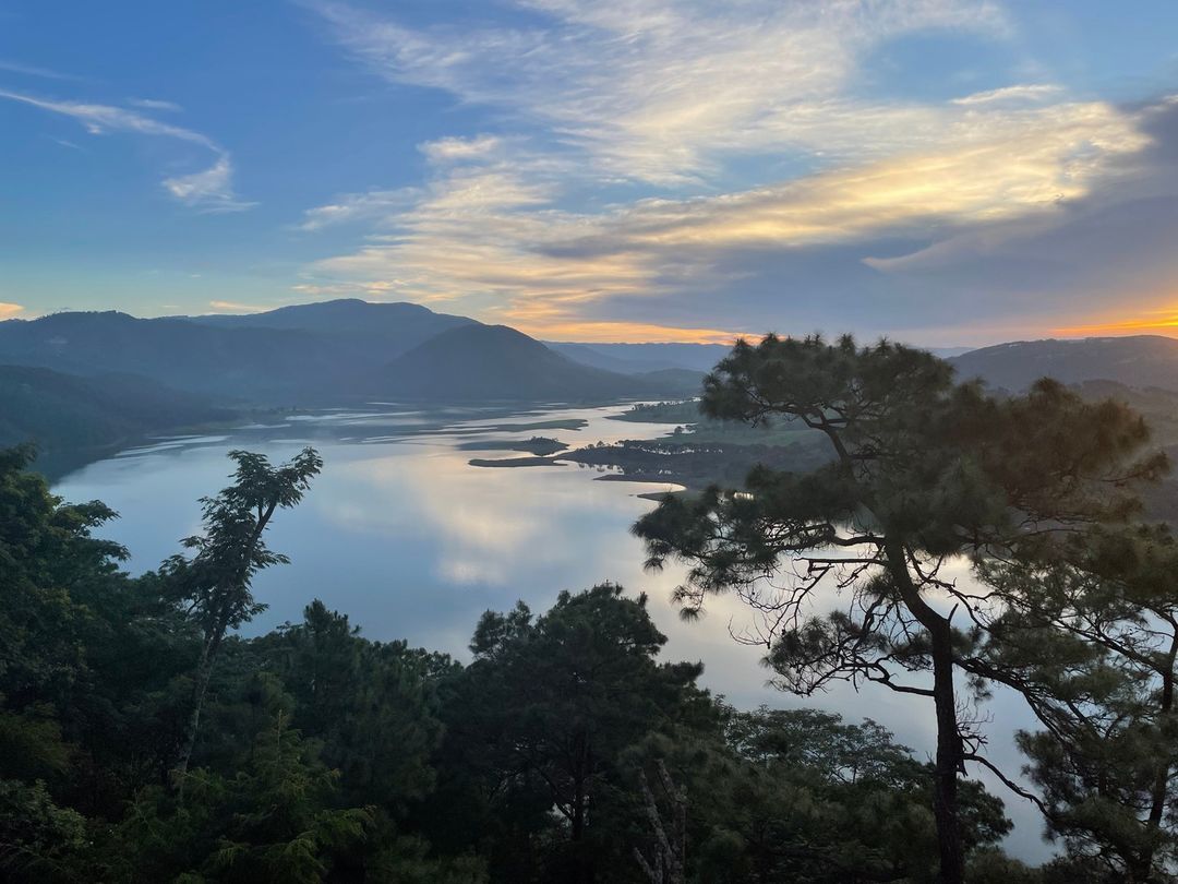 meghalaya dreamy destination  umiam lake