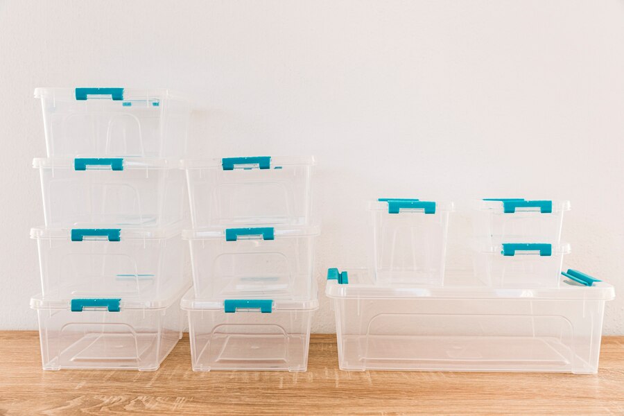 organise closet plastic drawers