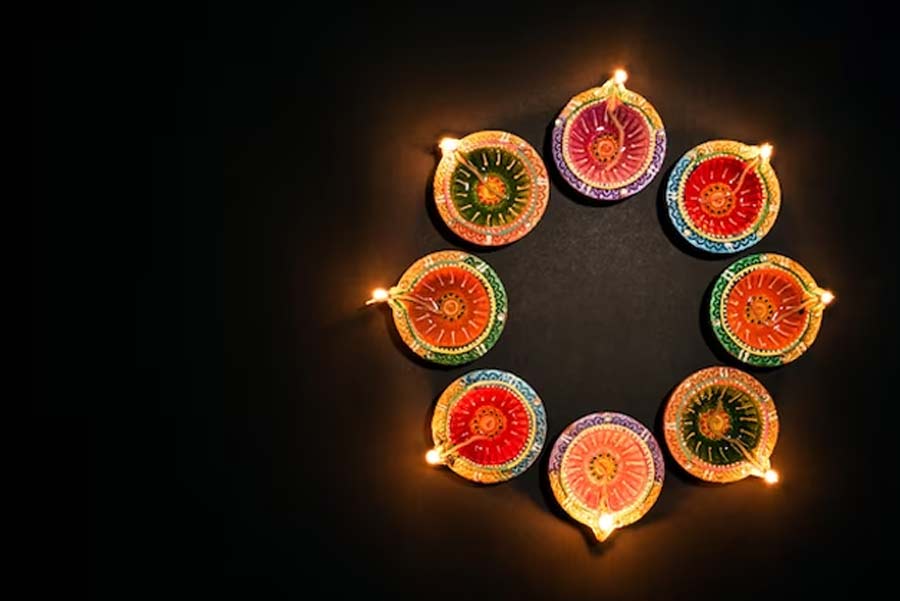 significance of lighting diya..