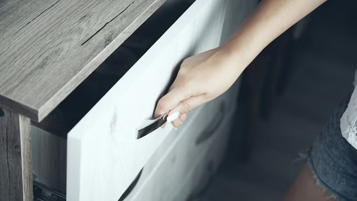 Cleaning Tips गंदे से गंदे Drawer को मिनटों में साफ करने के हैक्स