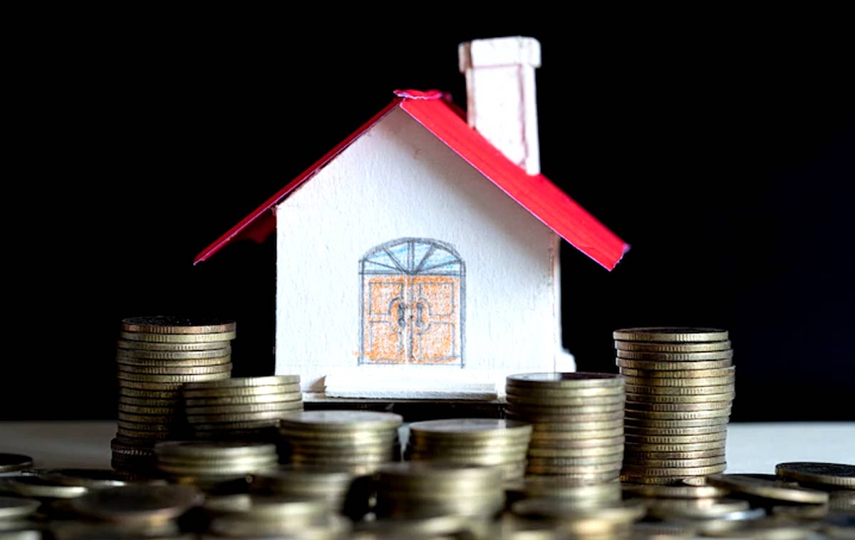 what is the key difference between movable immovable property and here invest on dhanteras