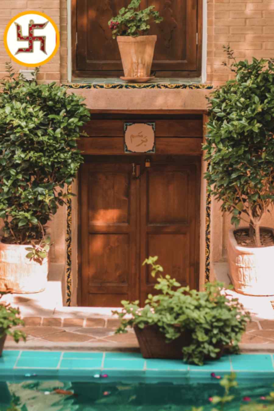 what signs to be placed at main door