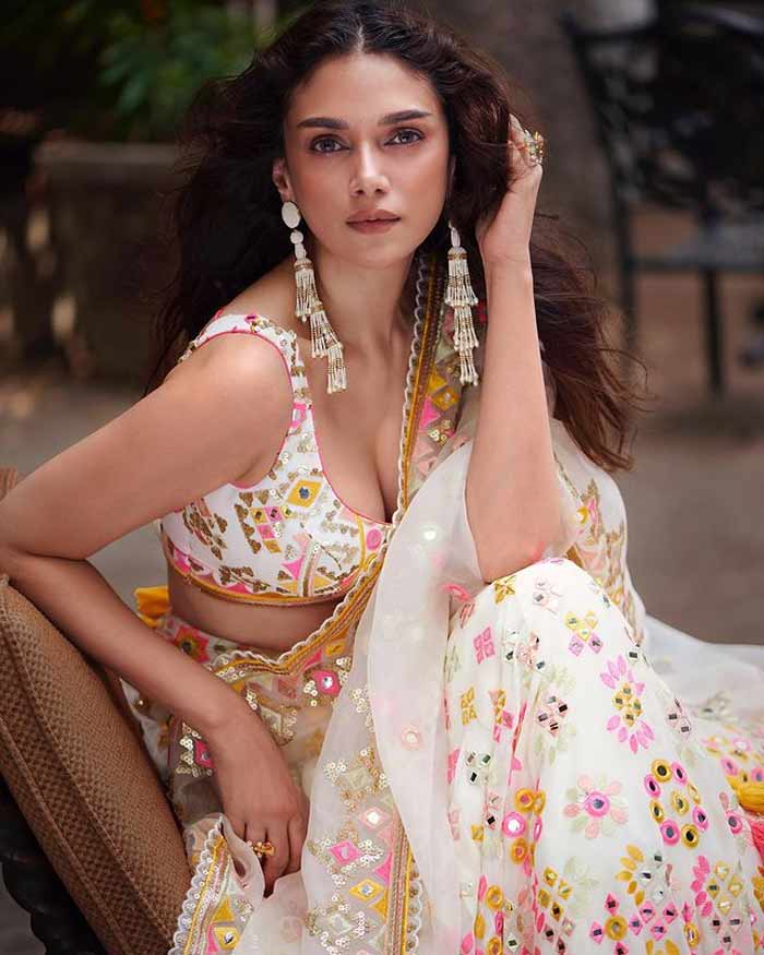 white lehenga