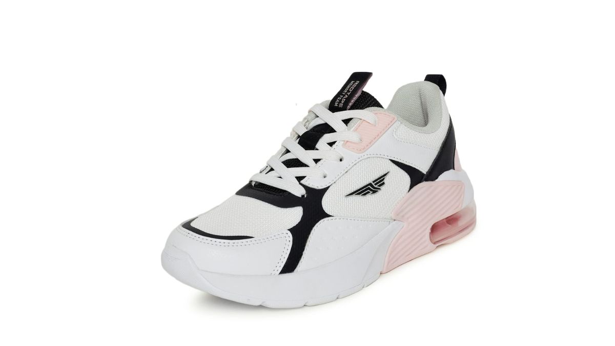 Red Tape Sports Shoes ट्रेडिशनल से लेकर वेस्टर्न वियर तक पर कर सकती