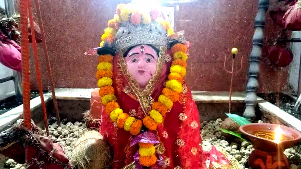 Shardiya Navratri 2023: माता का अनोखा मंदिर, यहां फूल-माला नहीं देवी को  चढ़ाया जाता है पत्थर | bagdai vandevi temple of bilaspur chhattisgarh |  HerZindagi