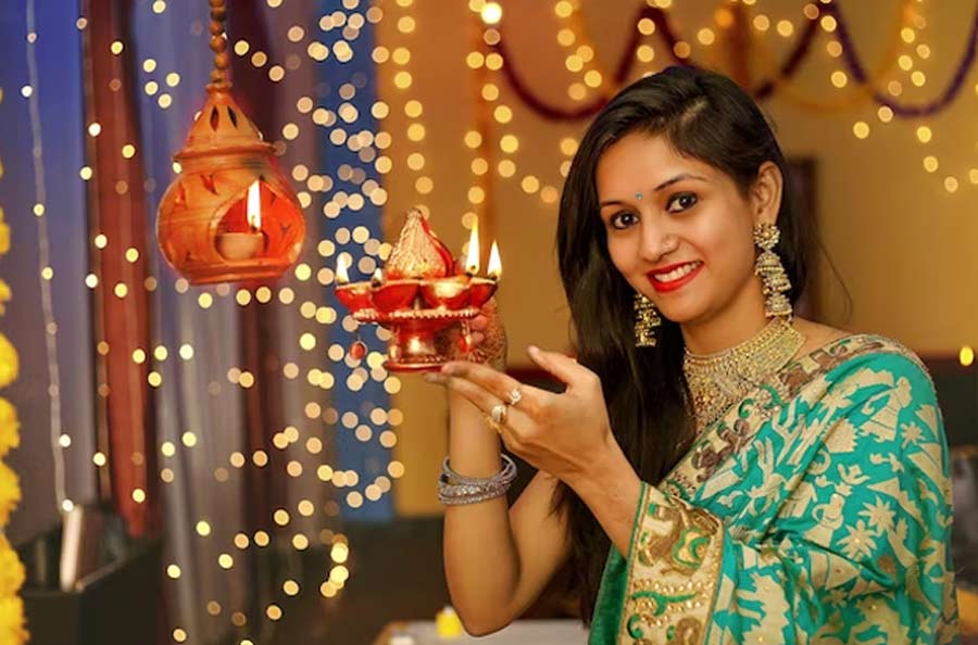 Why Do Women Fast On Diwali? Know Astrological Significance And History ...