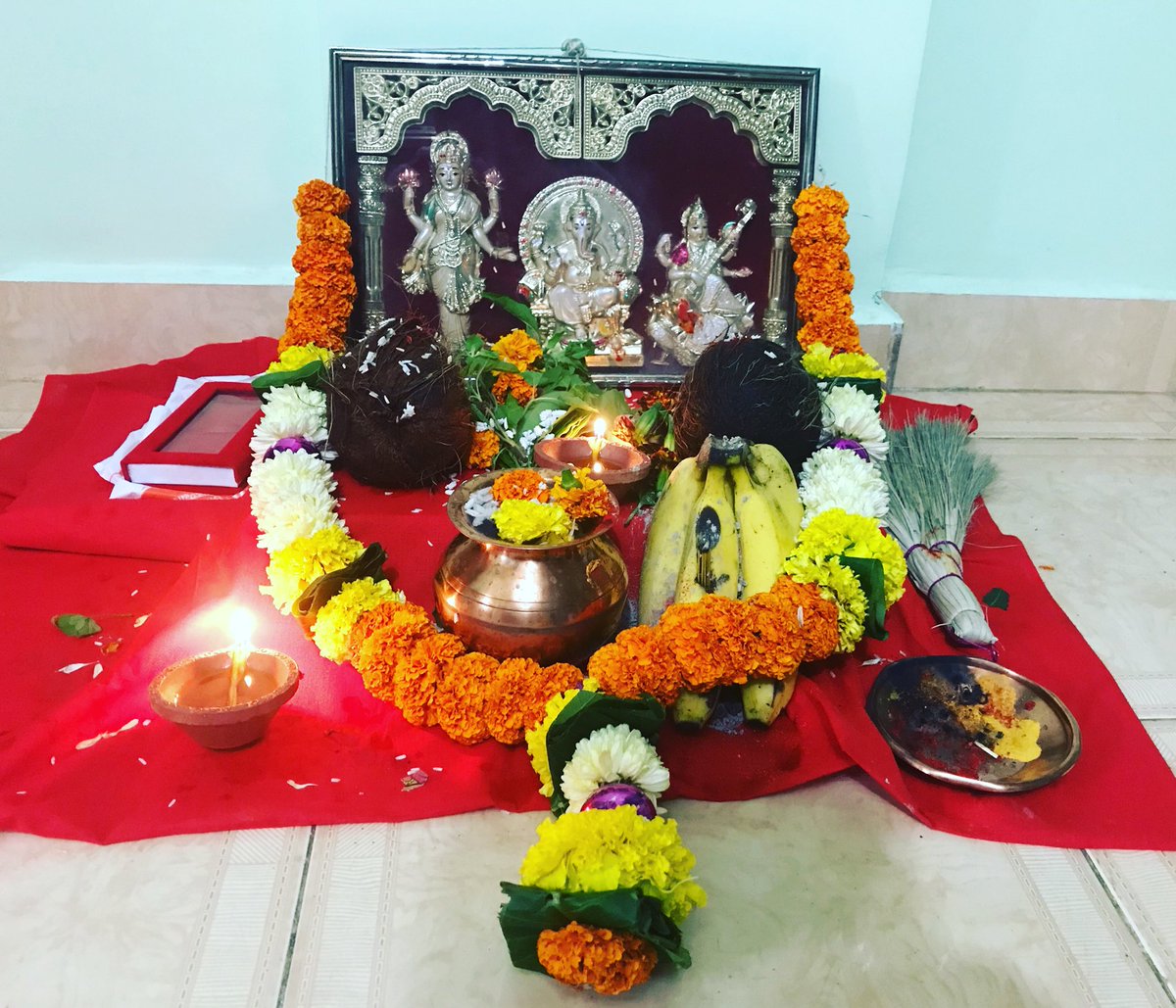 diwali puja mein kaun se phool rakhe