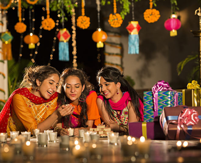 Diwali Sale: दिवाली पर बस हजार रुपये में घर को दें नया लुक, ऑनलाइन सस्ते में मिल रहे हैं ये सामान