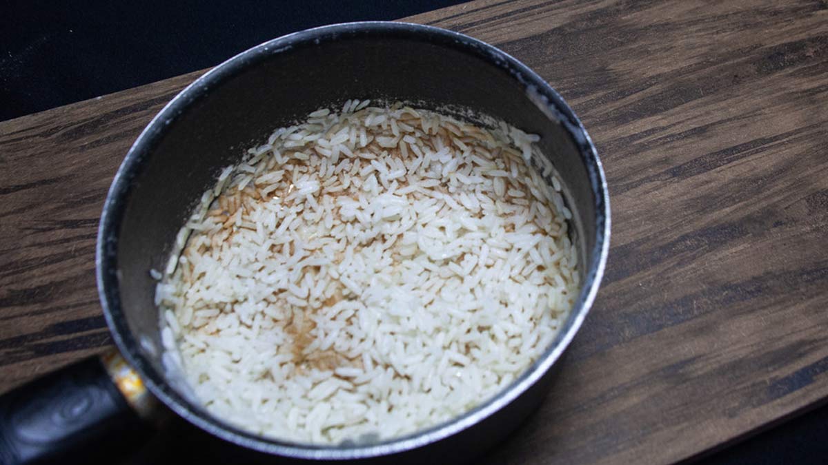 Clean Burnt Rice From Utensils With These 4 Kitchen Ingredients