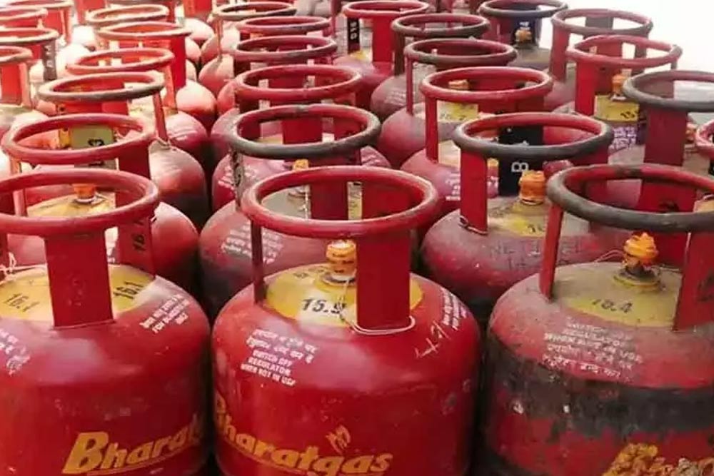 Gas Cylinder कहीं आपके घर में गैस सिलेंडर तो लीक नहीं हो रहा है? ऐसे