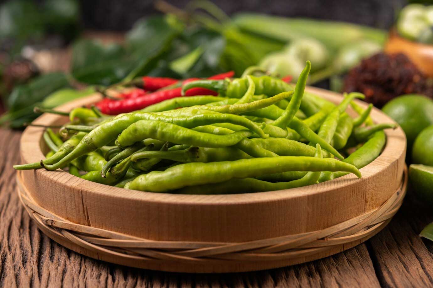 How To Store Green Chillies Hacks To Keep Green Chillies Fresh For Long HerZindagi
