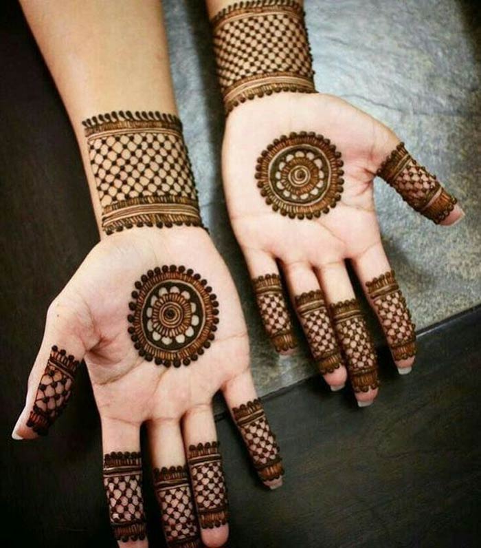 Navratri Mehndi Designs: 5 मिनट में बन जाएंगे मेहंदी के ये आसान डिजाइंस,  नवरात्रि के लिए हैं बेहद खास | 5 minute easy mehndi designs for navratri |  HerZindagi